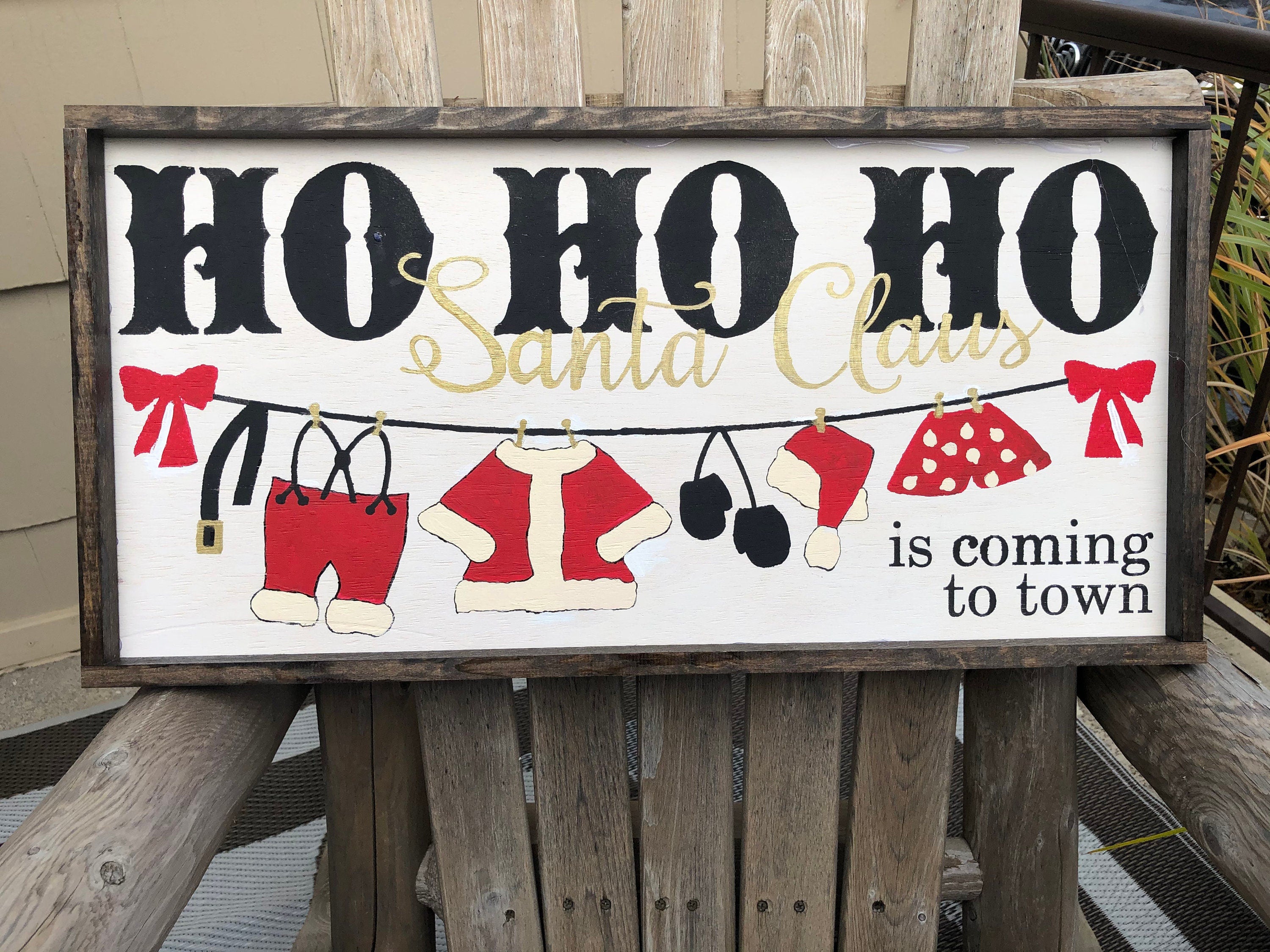 Santa Claus is Coming to Town Farmhouse Sign