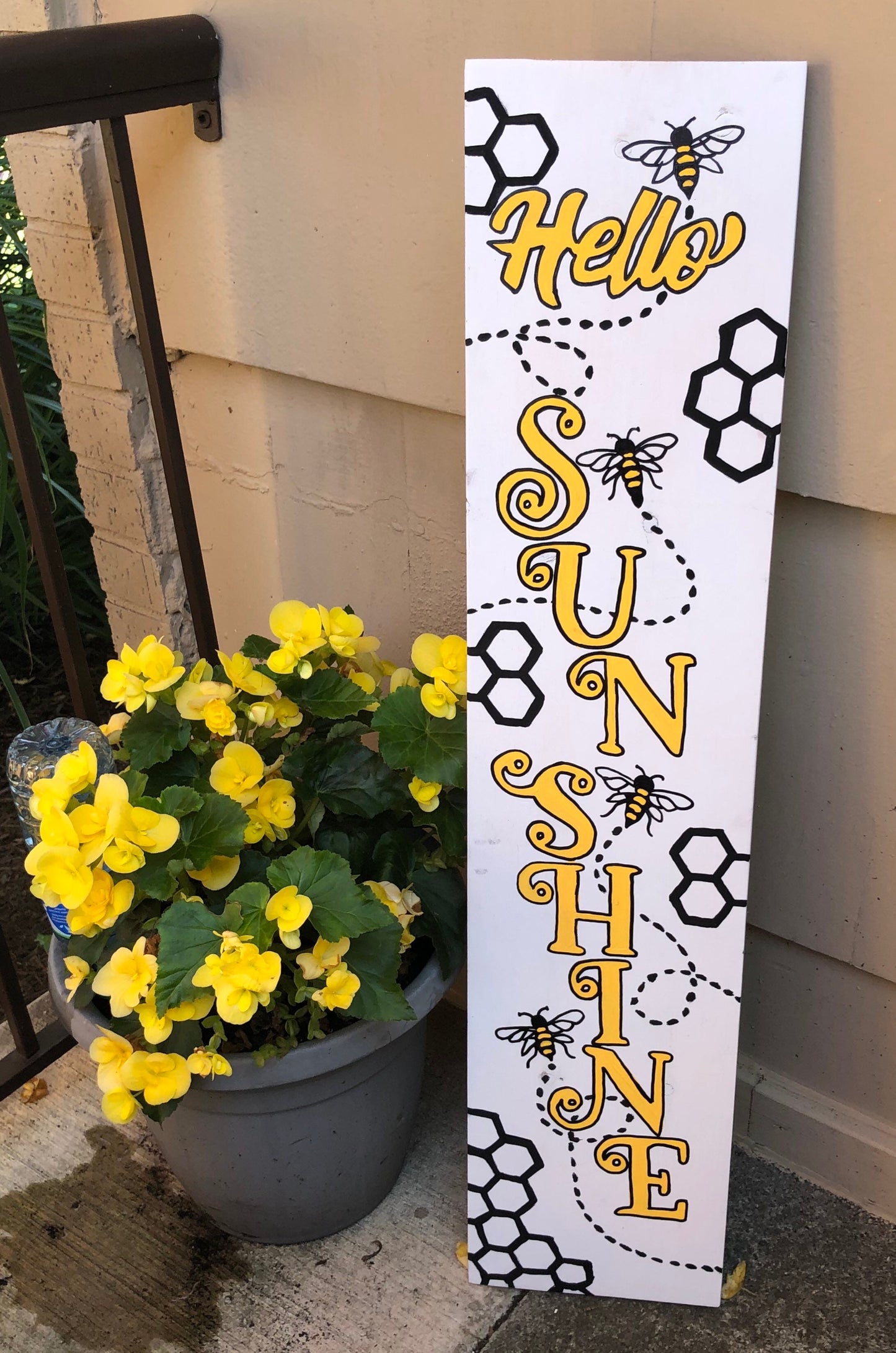 Hello Sunshine Honeybee Sign / Bee Wall Sign / Bee Decor / Bee Sign