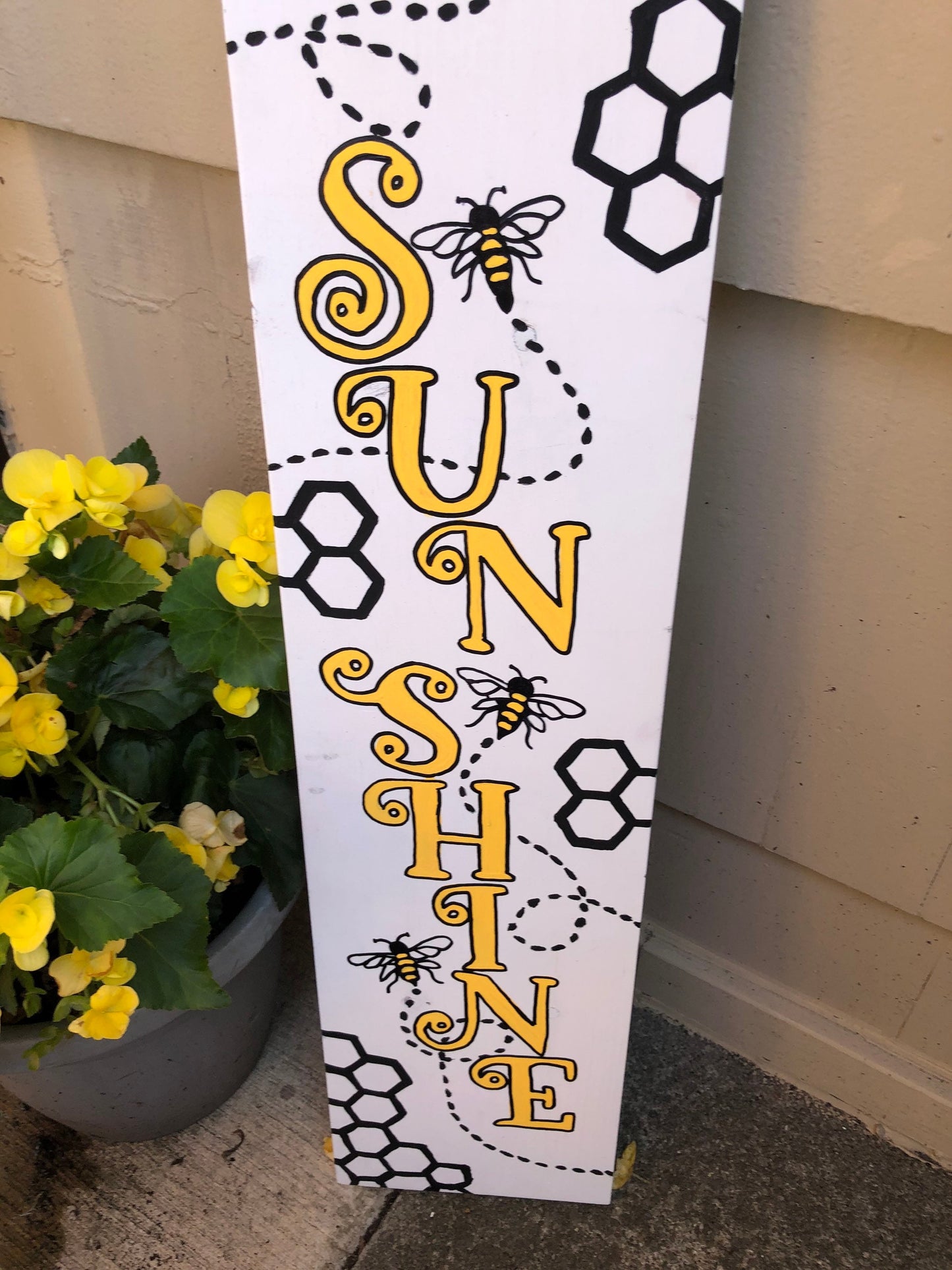 Hello Sunshine Honeybee Sign / Bee Wall Sign / Bee Decor / Bee Sign