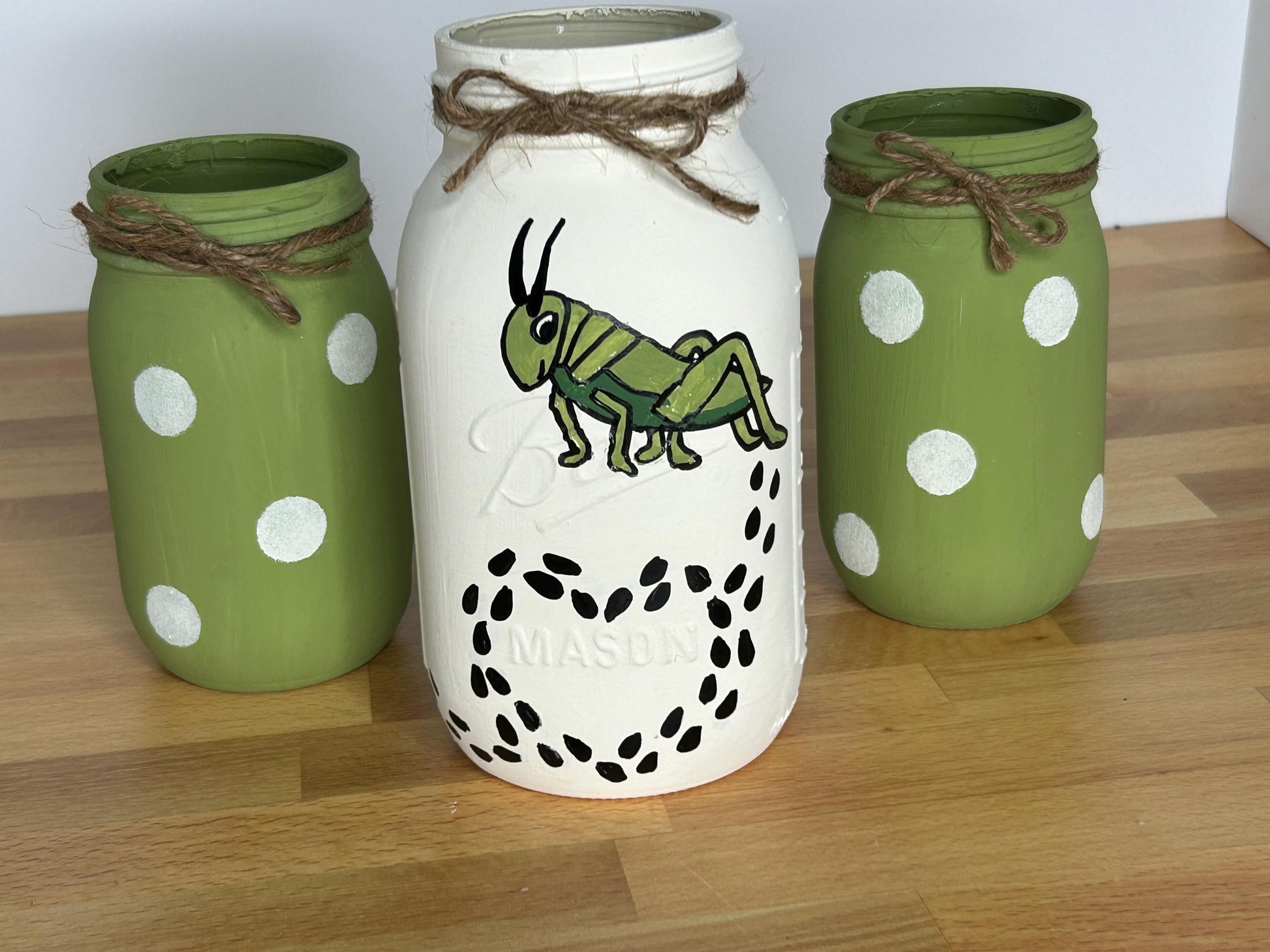 Grasshopper Mason Jars / Grasshopper Decor / Painted Mason Jars