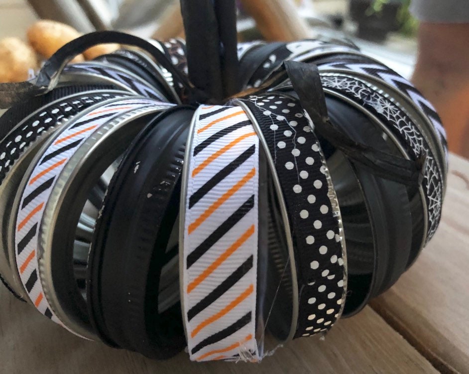 Halloween Mason Jar Ring Pumpkins