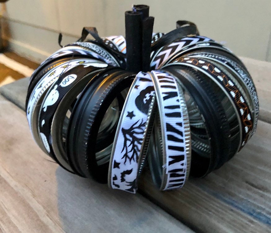 Halloween Mason Jar Ring Pumpkins